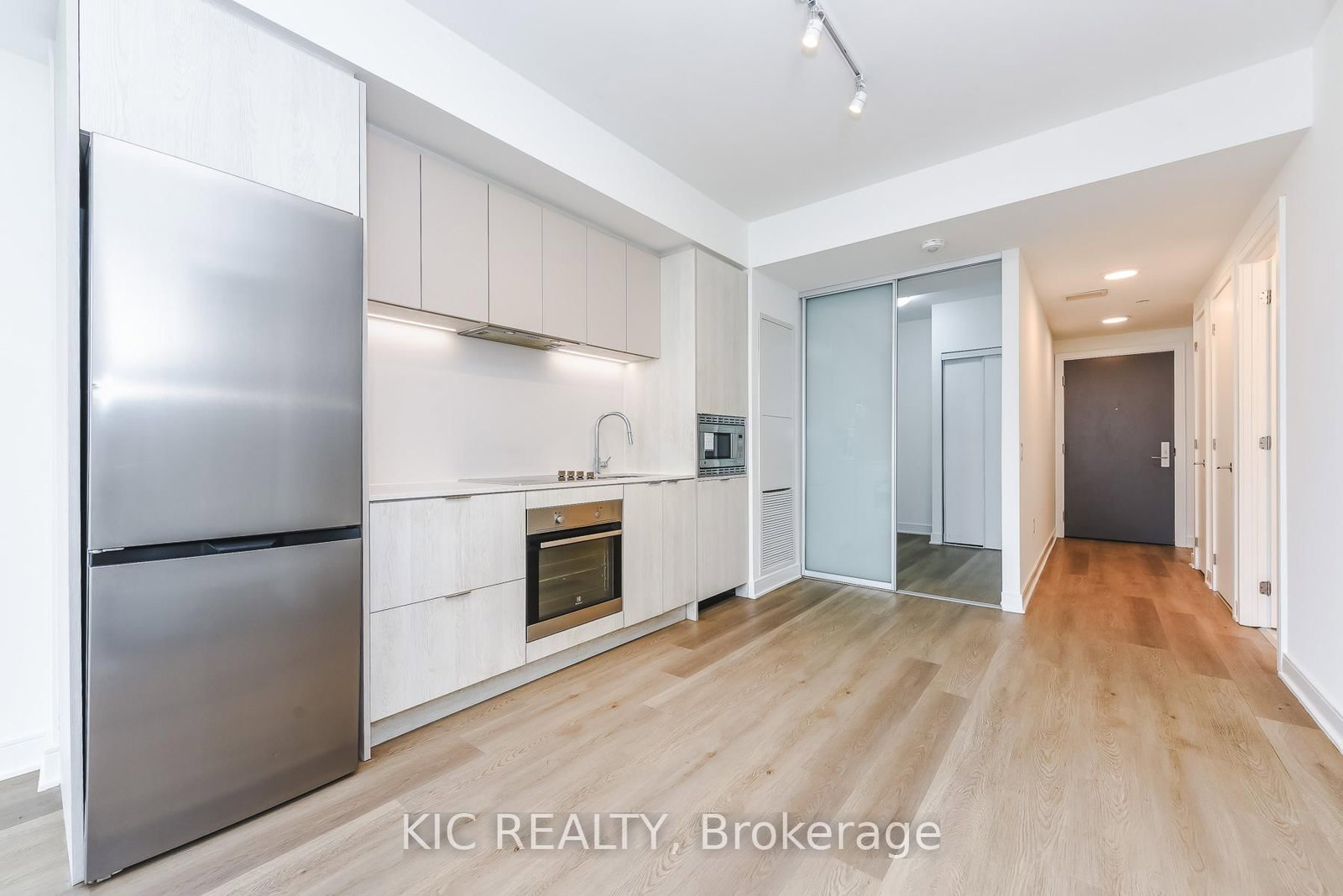 86 Dundas St. Street E, Unit 323 - Photo 16