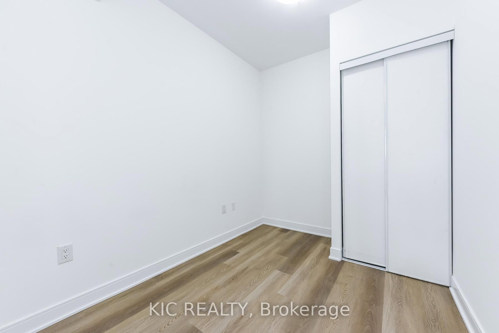 86 Dundas St. Street E, Unit 323 - Photo 17