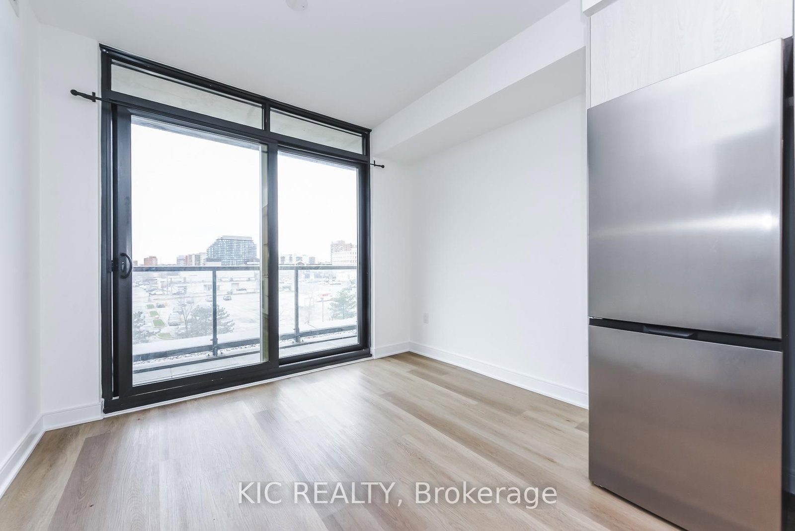 86 Dundas St. Street E, Unit 323 - Photo 19