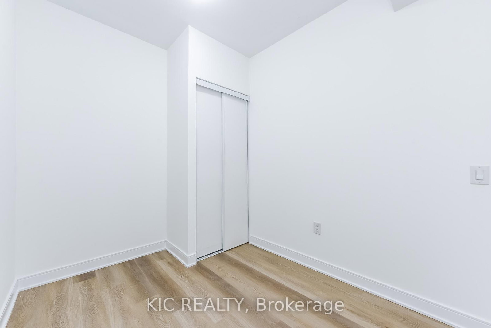 86 Dundas St. Street E, Unit 323 - Photo 21