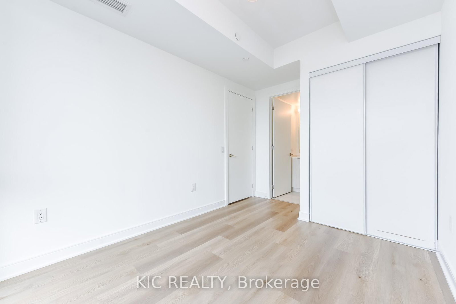 86 Dundas St. Street E, Unit 323 - Photo 24