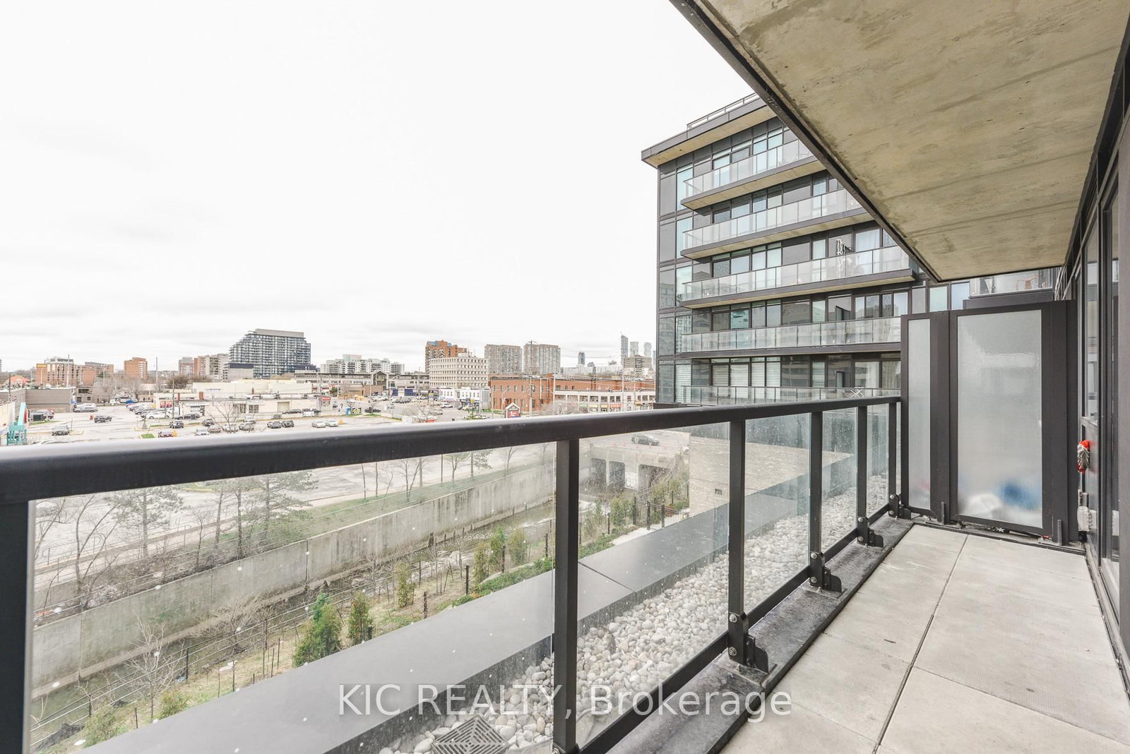 86 Dundas St. Street E, Unit 323 - Photo 30