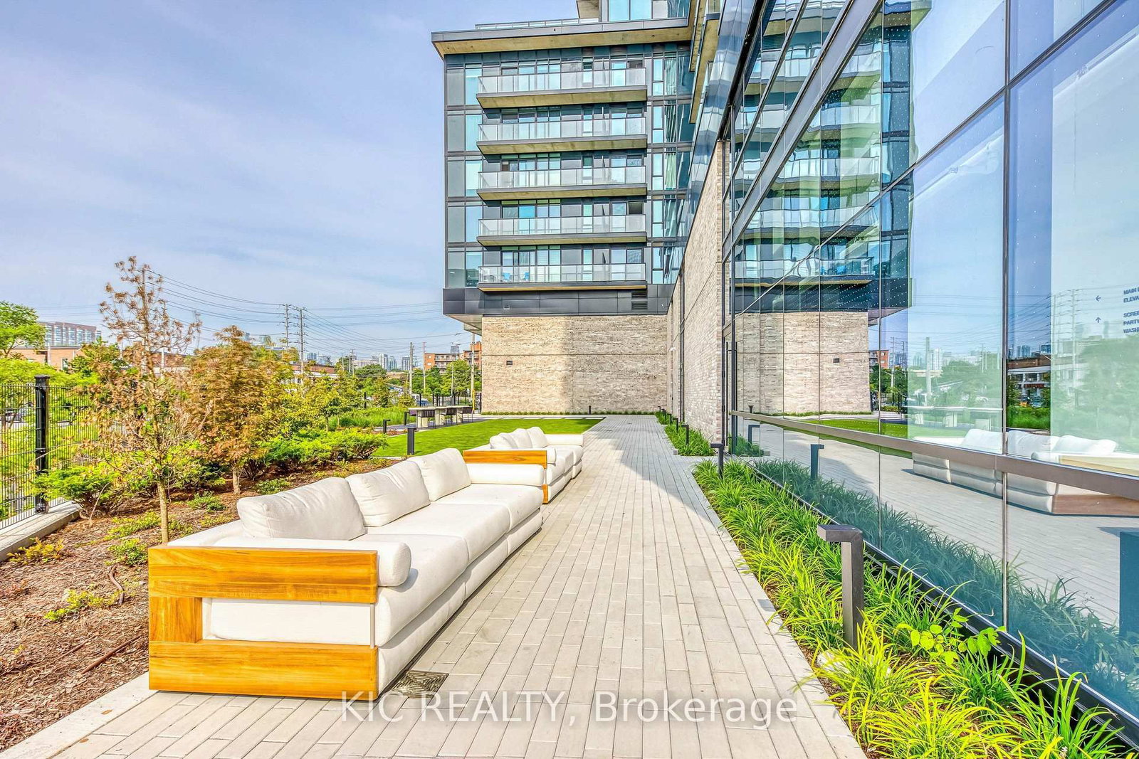 86 Dundas St. Street E, Unit 323 - Photo 45