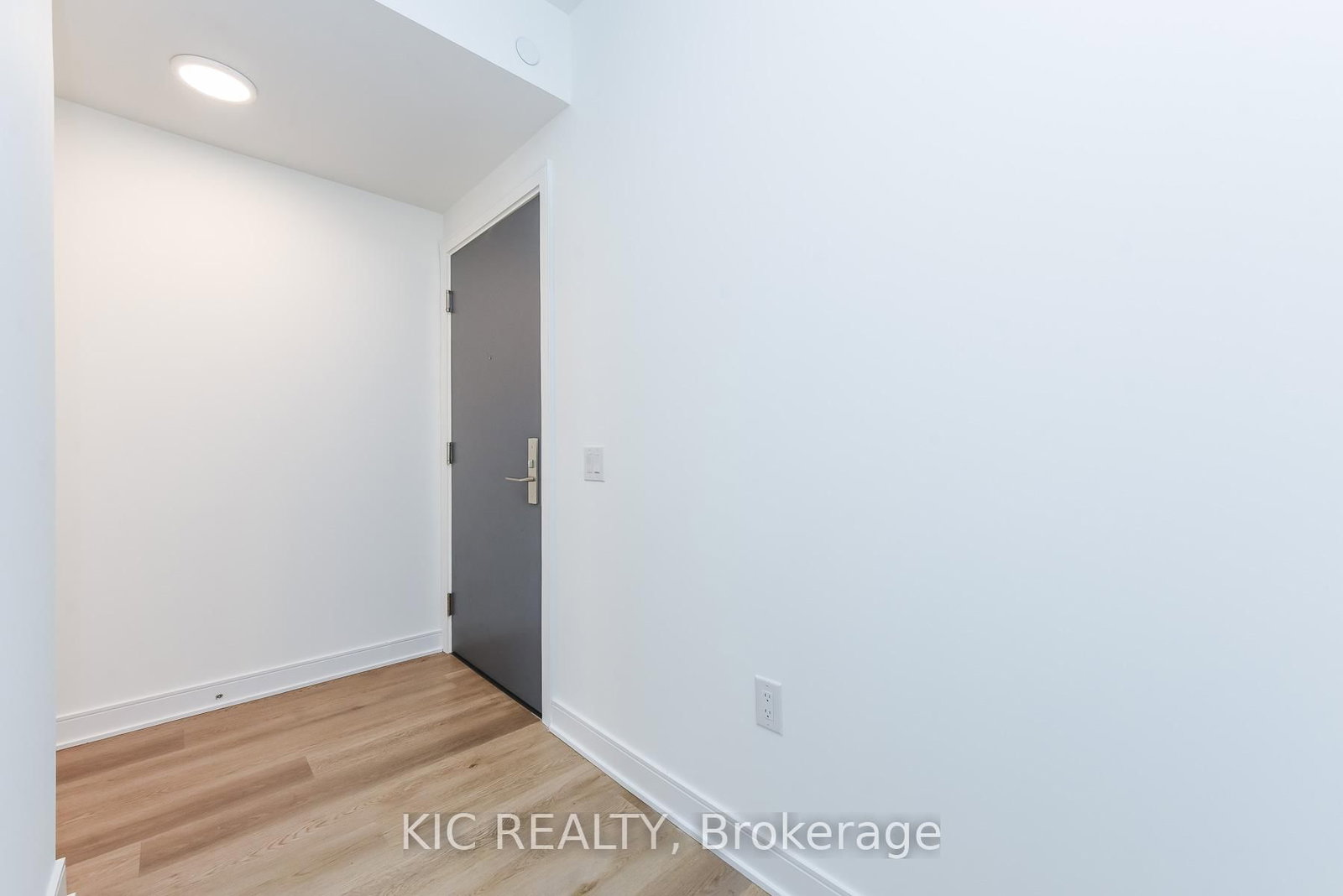86 Dundas St. Street E, Unit 323 - Photo 6