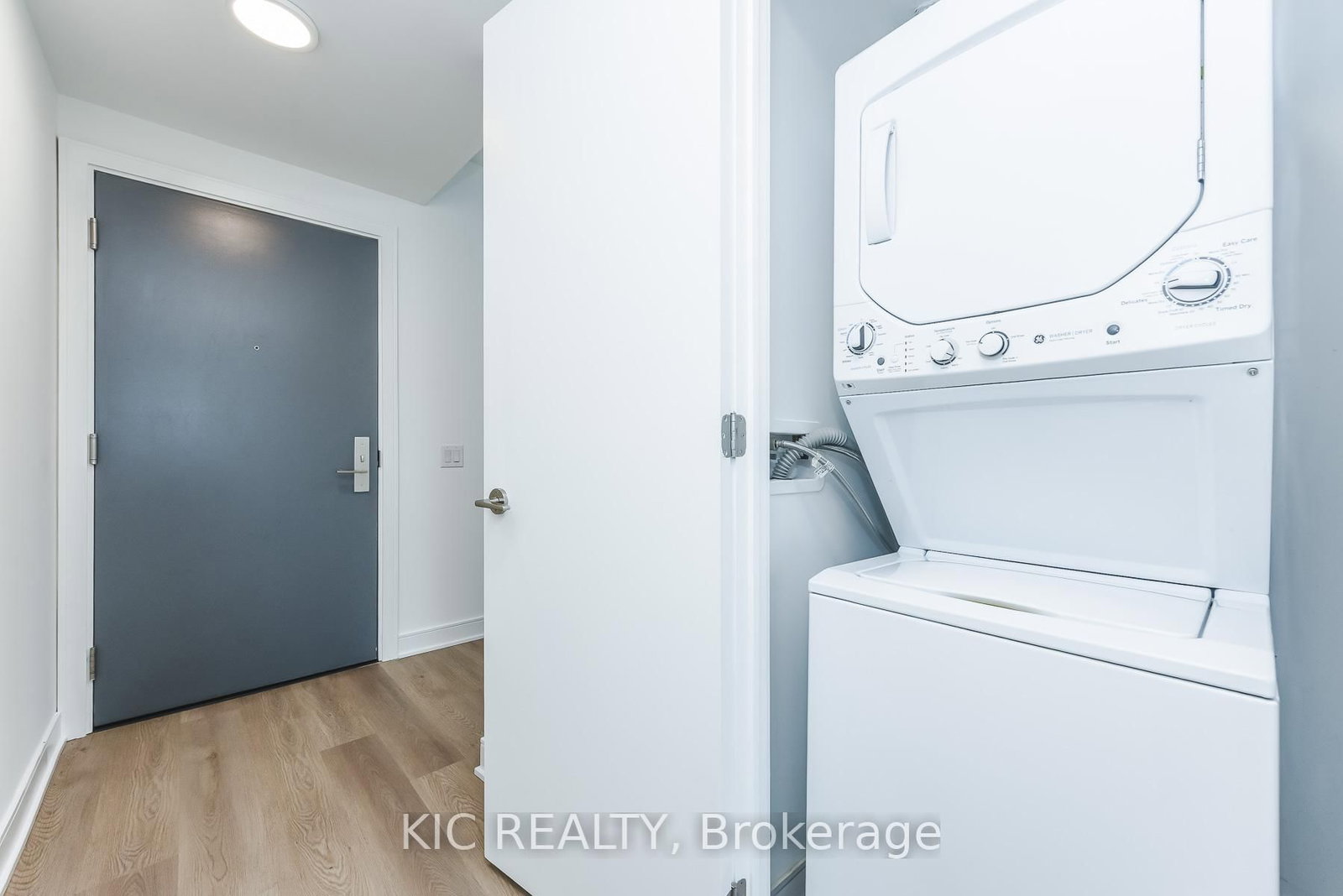 86 Dundas St. Street E, Unit 323 - Photo 7
