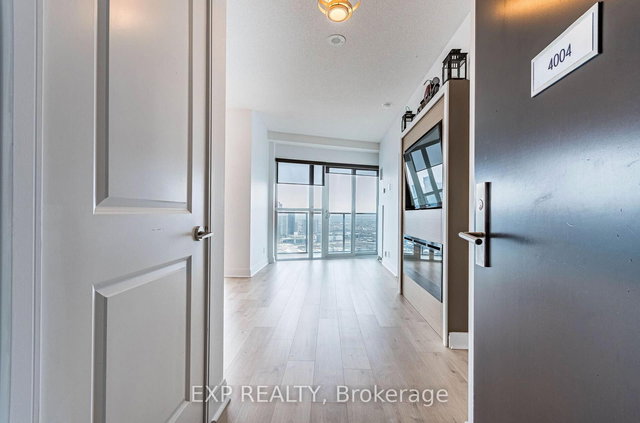 4004 - 60 Absolute Avenue