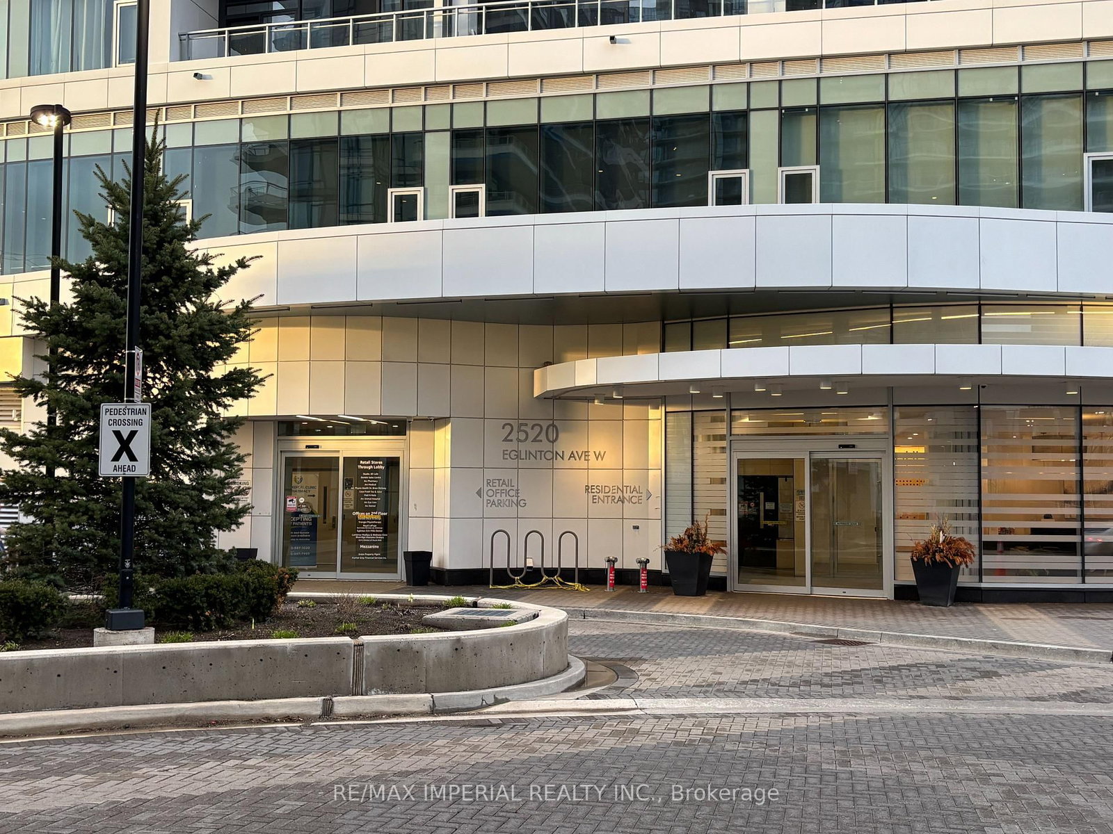 2520 Eglinton Avenue W, Unit 1607 - Photo 4