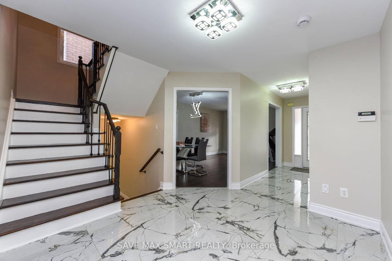 54 Beresford Cres, Brampton, L6P 2M2 | Image 3