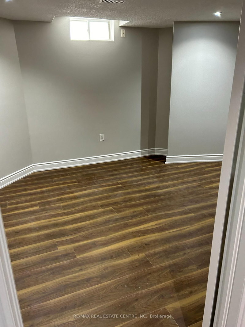 3213 Mcdowell (Basement) Dr, Mississauga, L5M 6S4 | Image 3