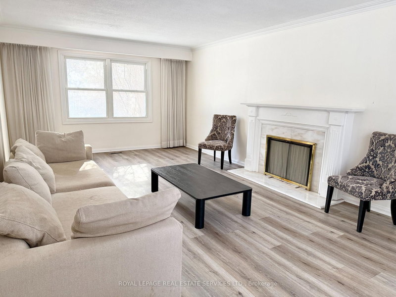 1268 Cleaver Dr, Oakville, L6J 1W3 | Image 2