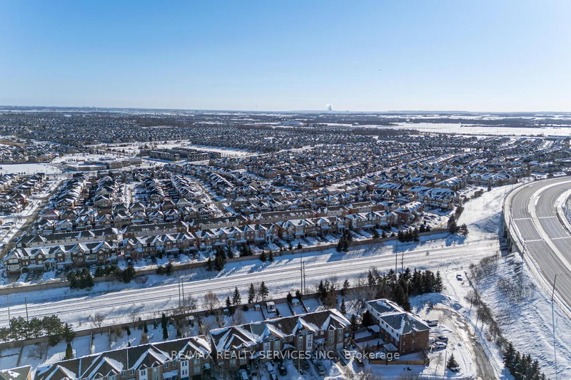 67 Decker Hollow Circ, Brampton, L6X 0L5 | Image 2