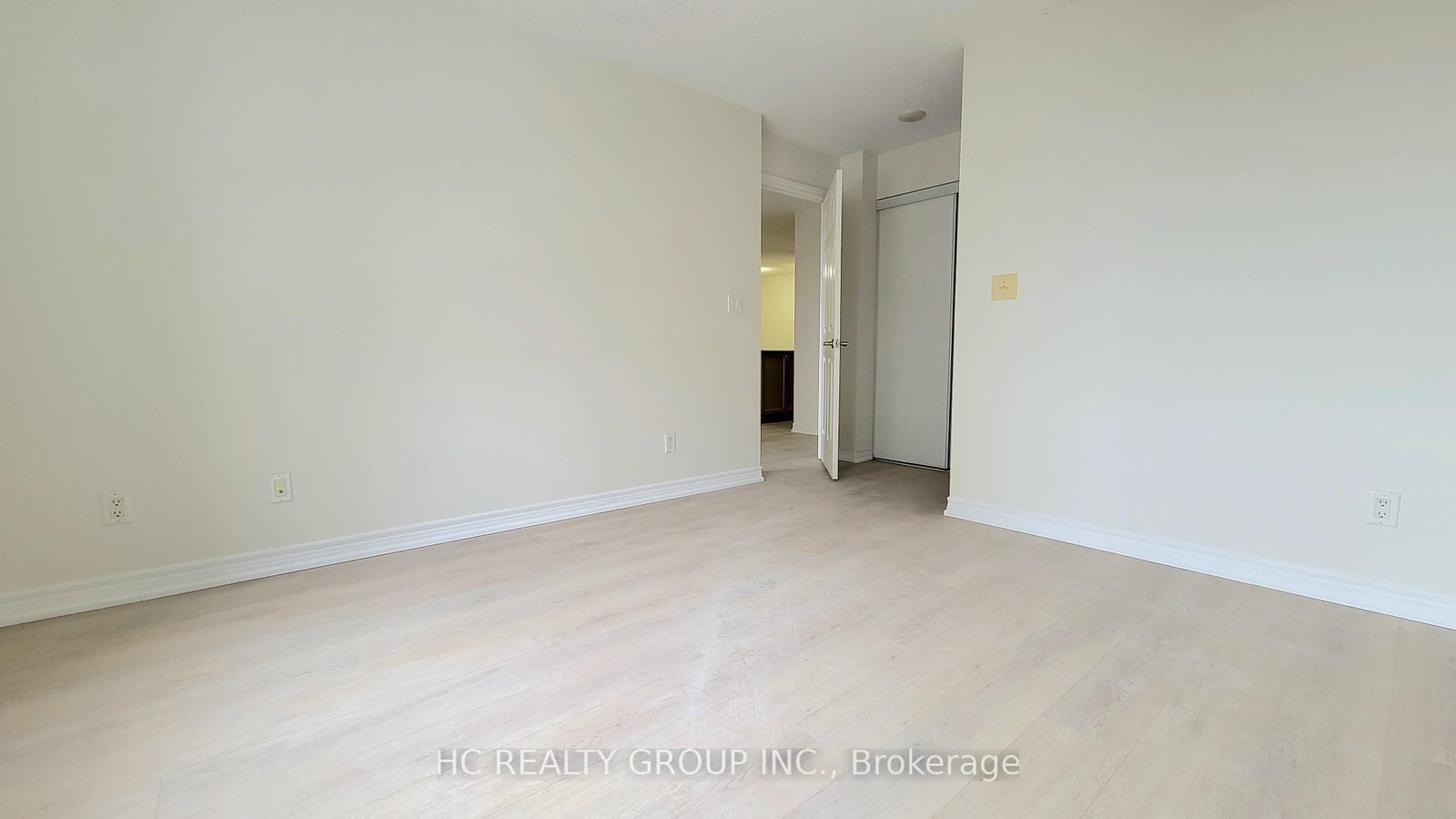 310 Burnhamthorpe Road W, Unit 510 - Photo 7