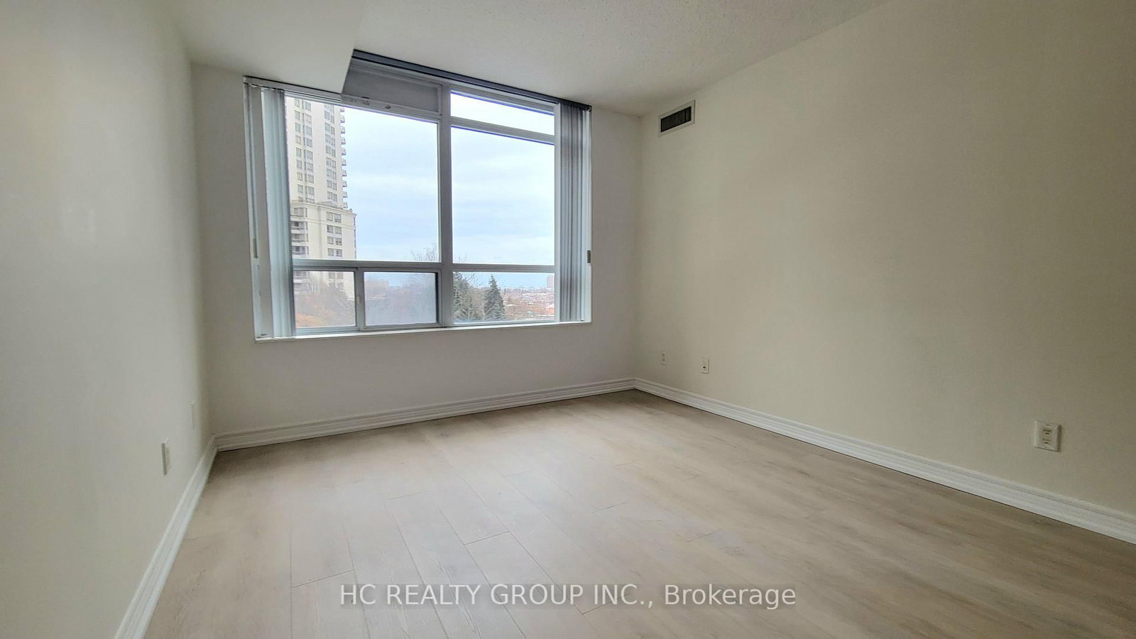 310 Burnhamthorpe Road W, Unit 510 - Photo 8