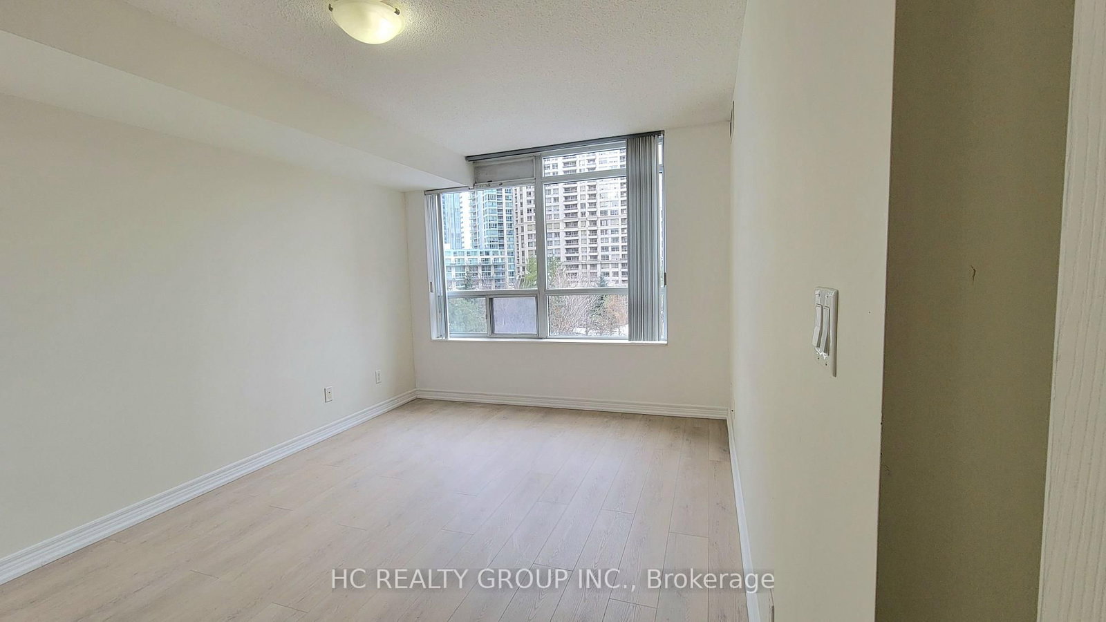 310 Burnhamthorpe Road W, Unit 510 - Photo 9