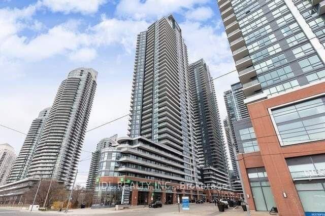 3702 - 2212 Lake Shore Boulevard W