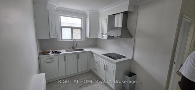 01 - 1782 JANE Street S