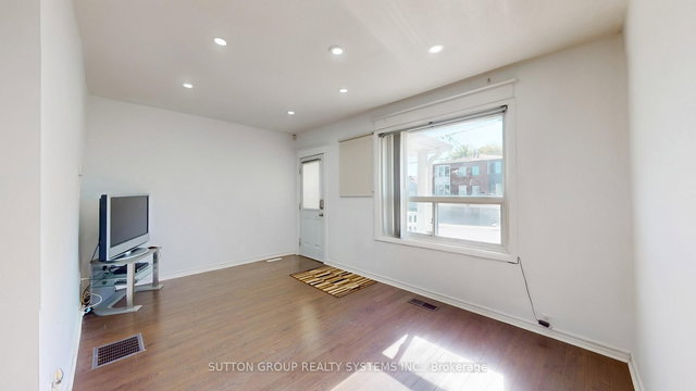 128 Northland Avenue