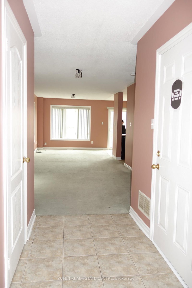 37 Kintyre St, Brampton, L6Z 0E5 | Image 3