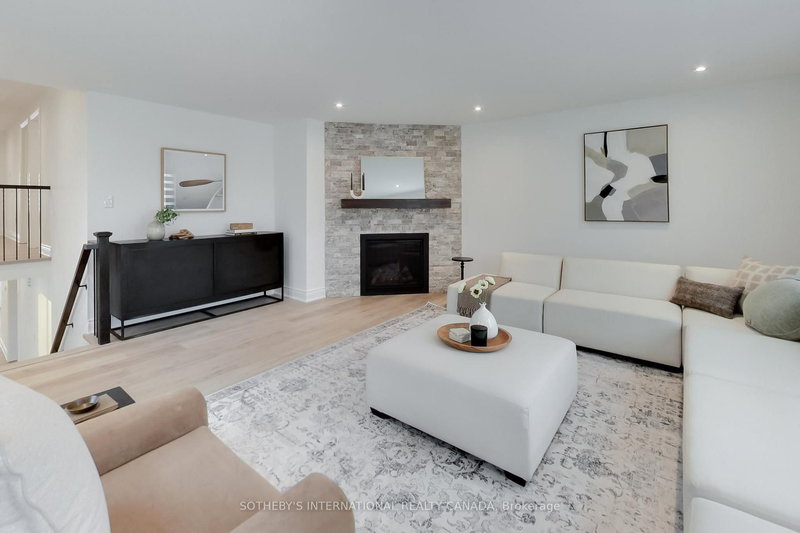 1124 Lansdown Dr, Oakville, Ontario