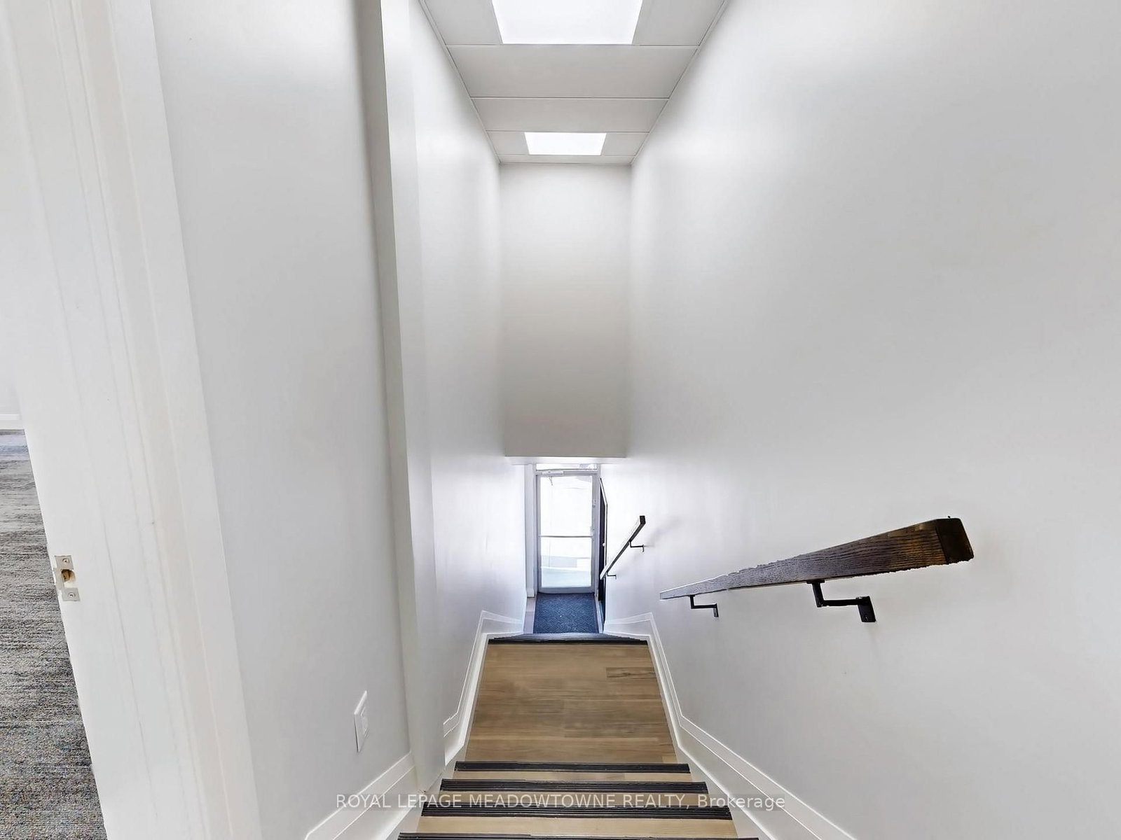 37 Main Street S, Unit E - Photo 16