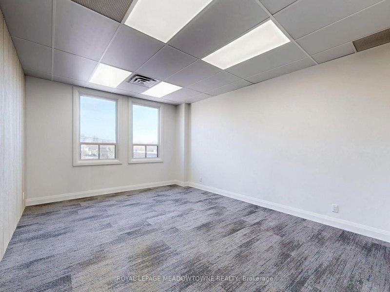 E - 37 Main St S, Halton Hills, L7G 3G2 | Image 2