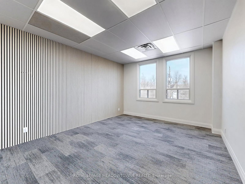 E - 37 Main St S, Halton Hills, L7G 3G2 | Image 3