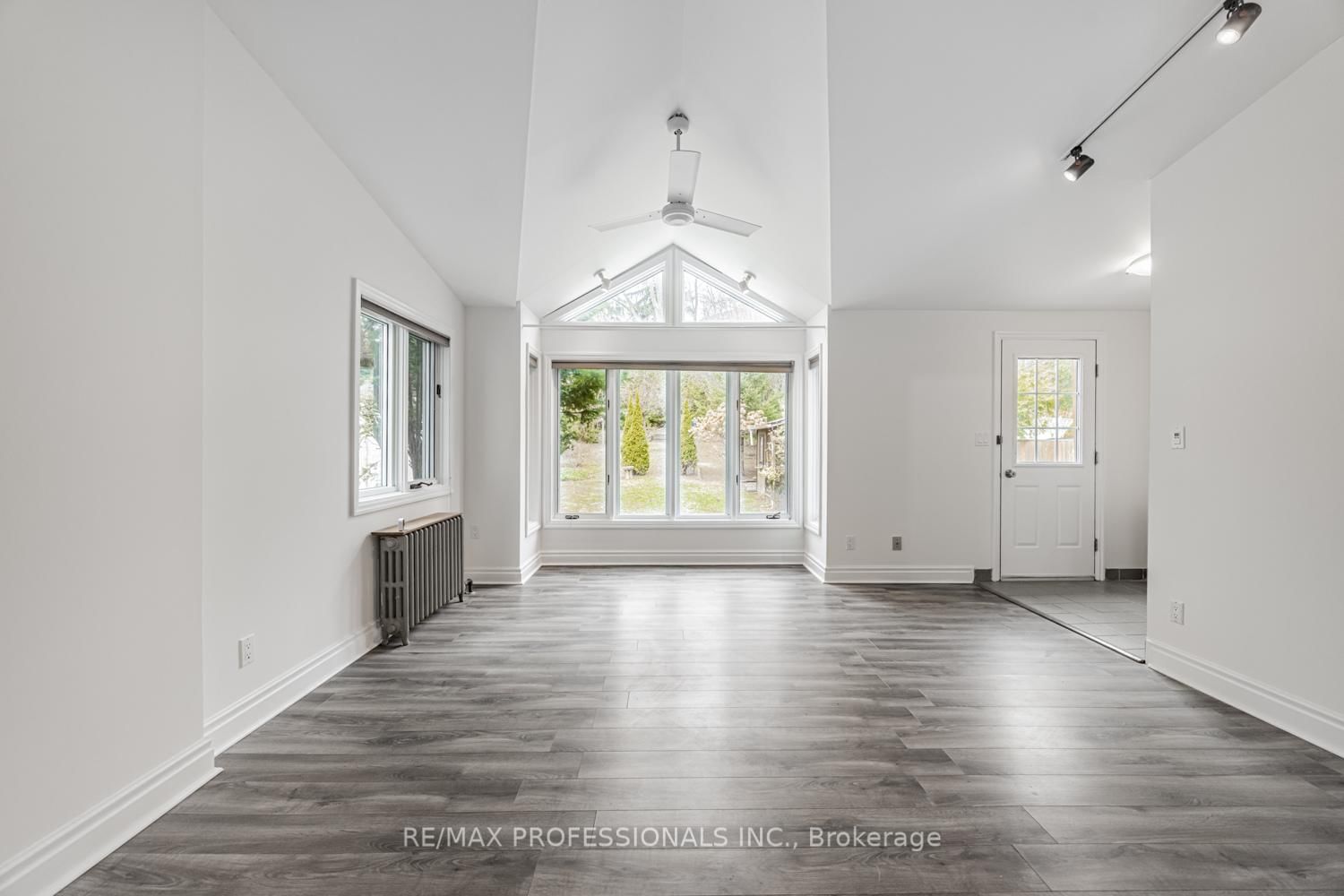 228 The Kingsway - Photo 14