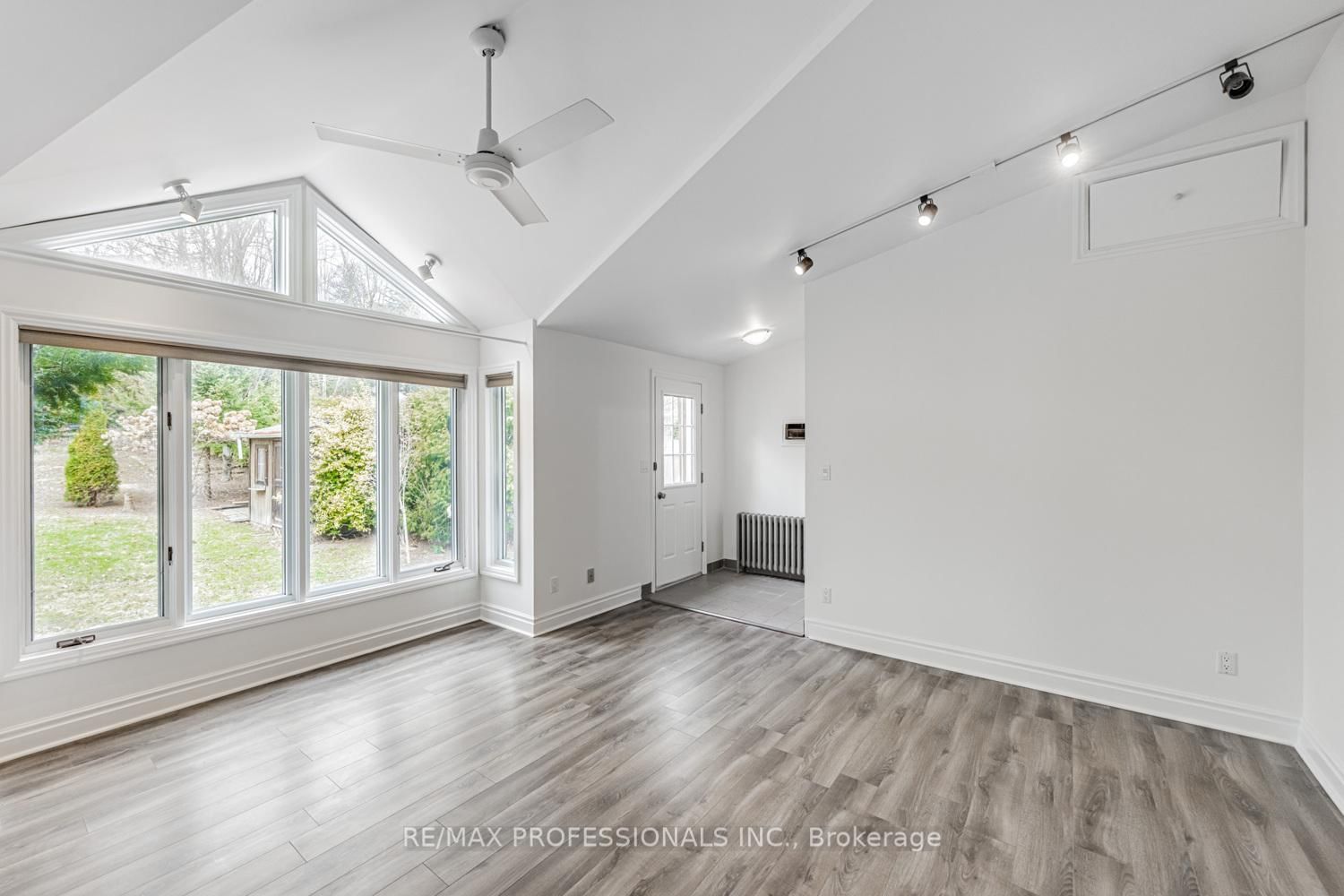 228 The Kingsway - Photo 15