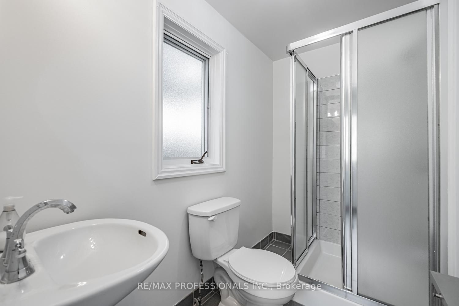 228 The Kingsway - Photo 18