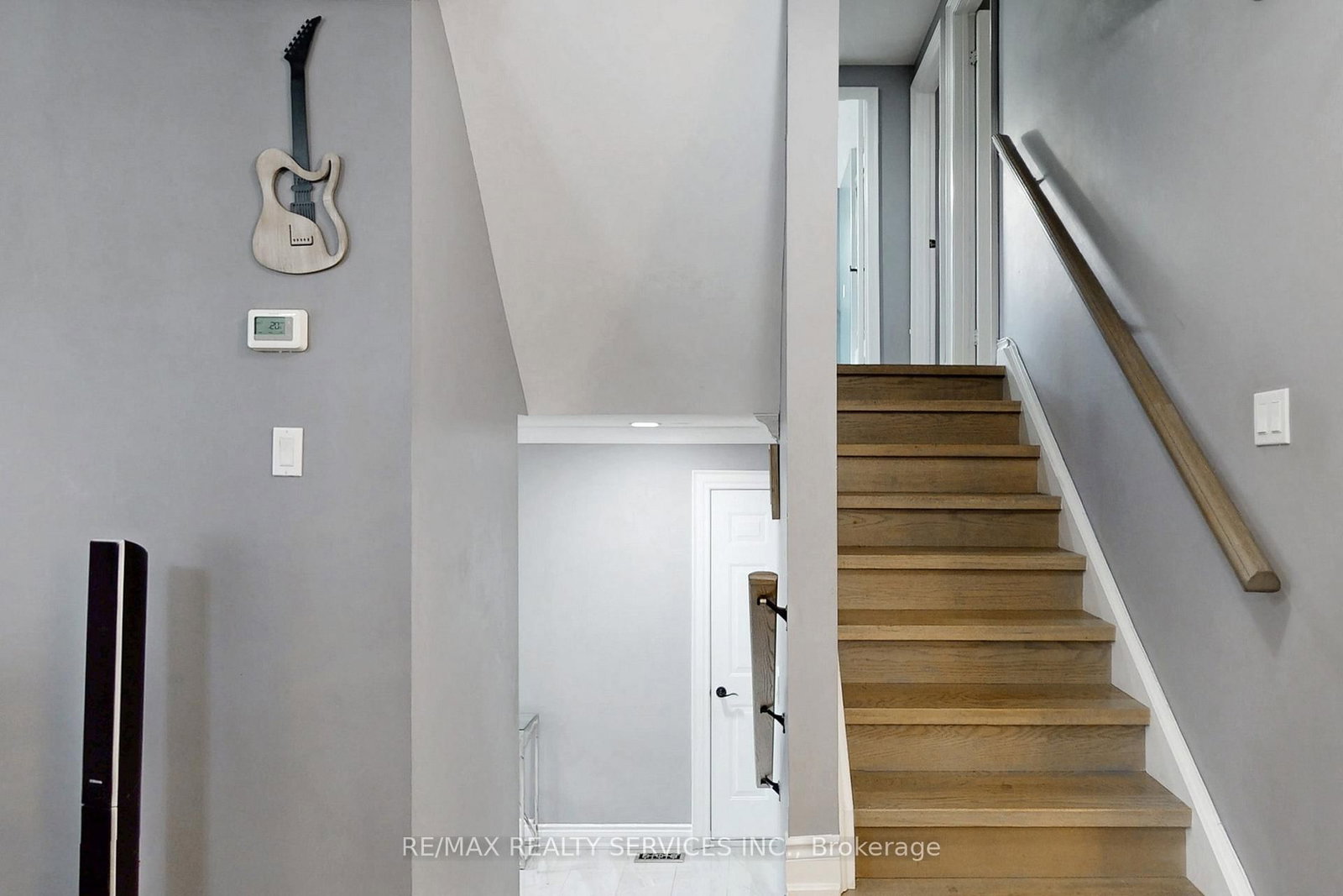 Detached House for sale at 53 Geneva Crescent, Brampton, Ontario, L6S 1K7 - Northgate - MLS: W13018422