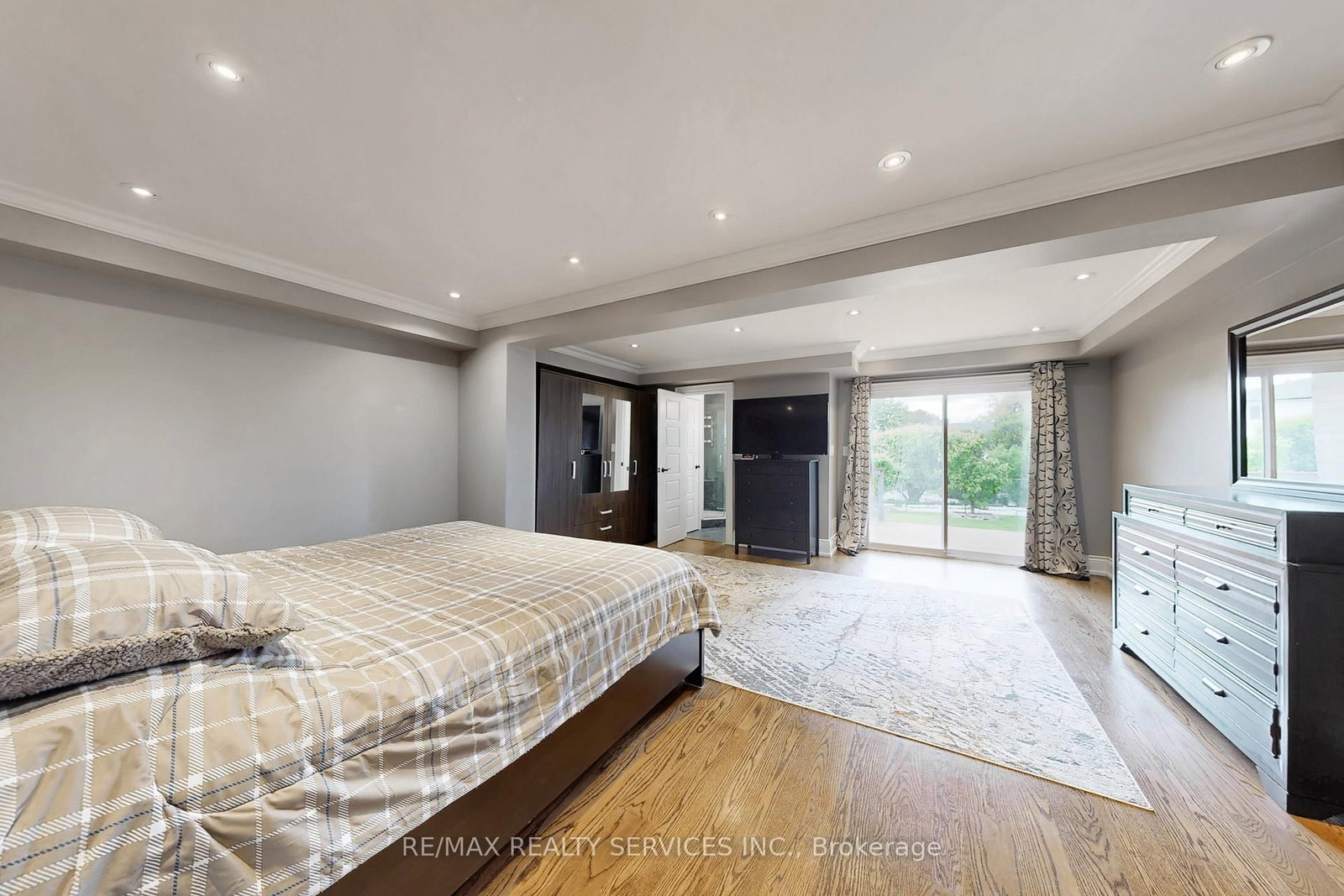 Detached House for sale at 53 Geneva Crescent, Brampton, Ontario, L6S 1K7 - Northgate - MLS: W13018422