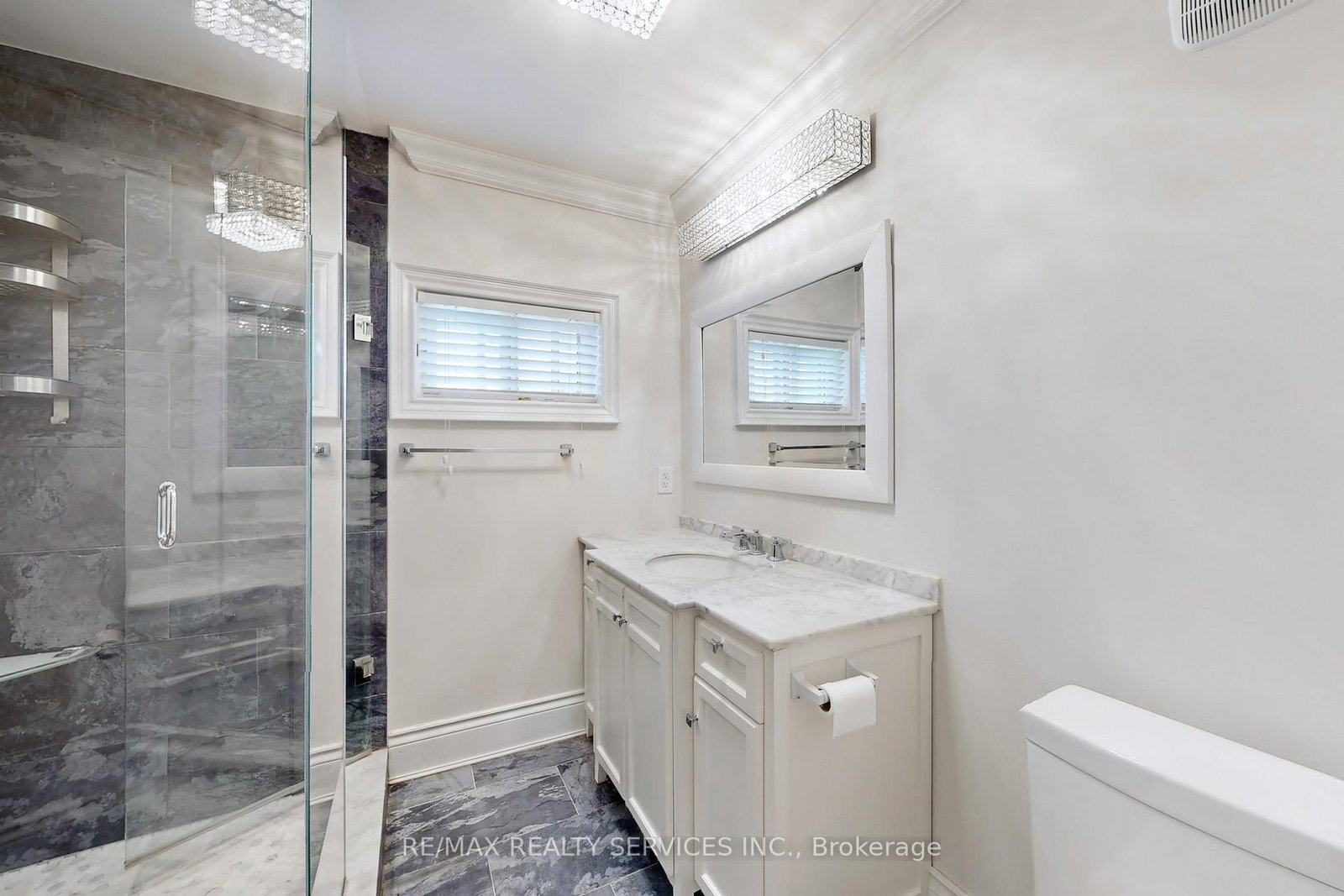 Detached House for sale at 53 Geneva Crescent, Brampton, Ontario, L6S 1K7 - Northgate - MLS: W13018422