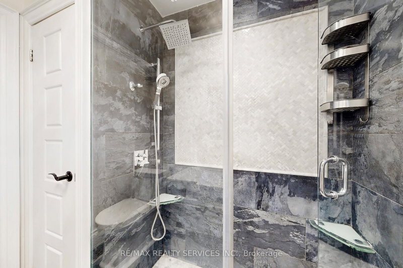 53 Geneva Brampton,ON L6S 1K7 — Photo 37
