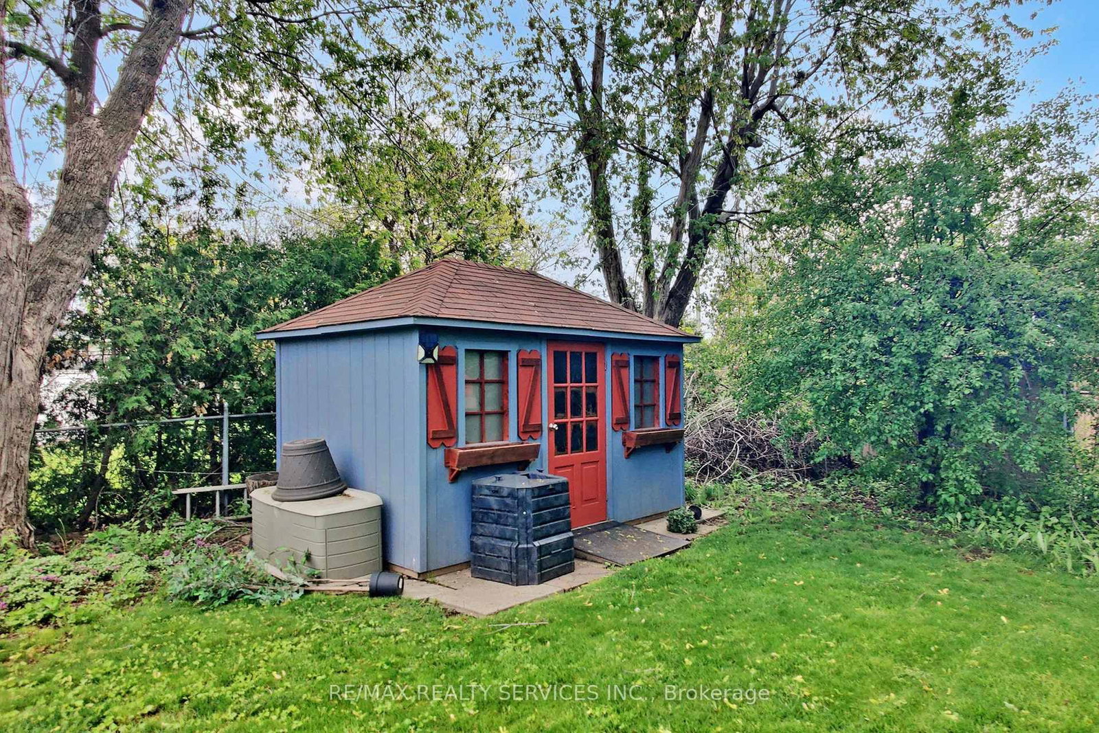 Detached House for sale at 53 Geneva Crescent, Brampton, Ontario, L6S 1K7 - Northgate - MLS: W13018422