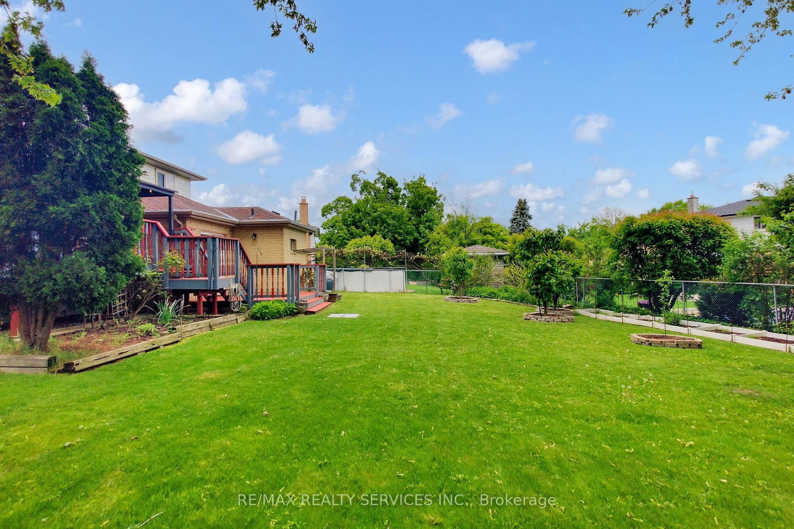 Detached House for sale at 53 Geneva Crescent, Brampton, Ontario, L6S 1K7 - Northgate - MLS: W13018422