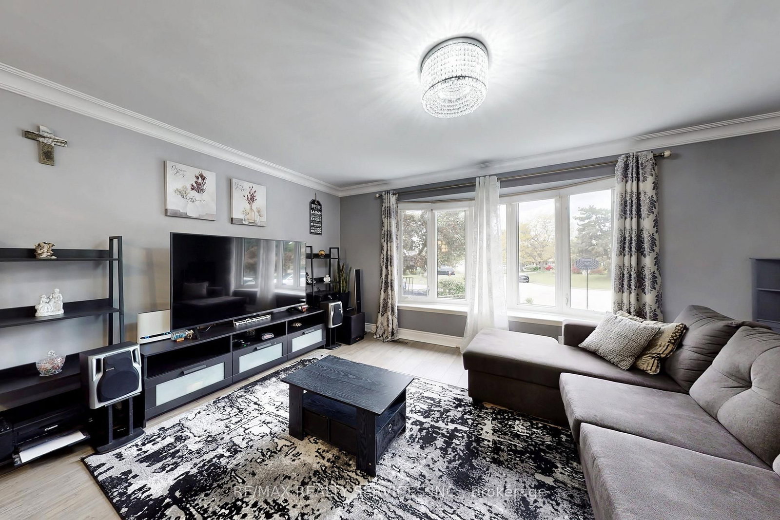 Detached House for sale at 53 Geneva Crescent, Brampton, Ontario, L6S 1K7 - Northgate - MLS: W13018422