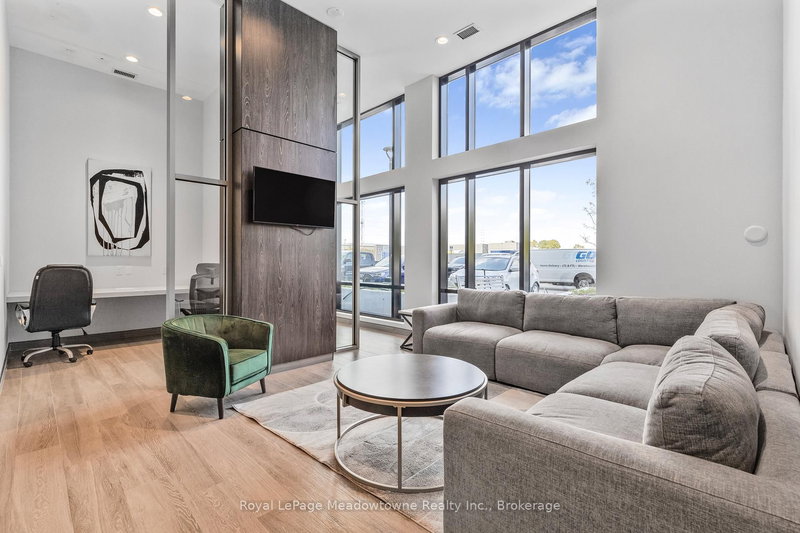 TH 107 - 8010 Derry Rd, Milton, L9T 2X5 | Image 3