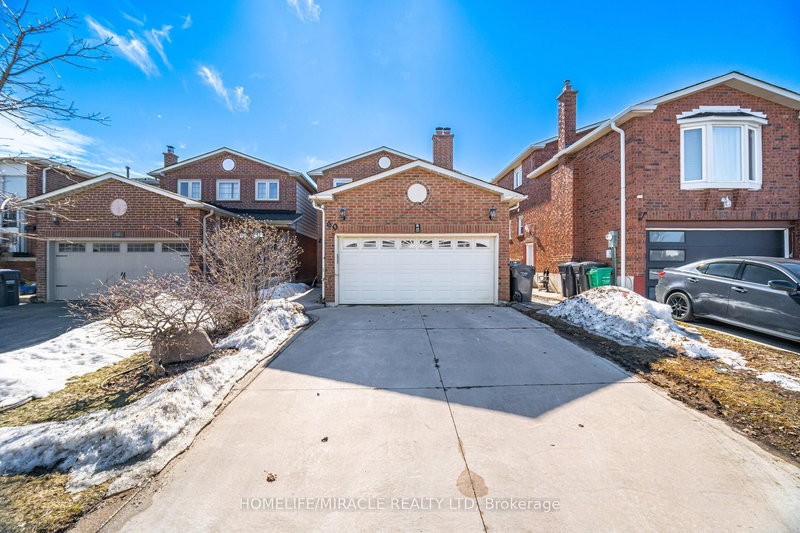 60 Trewartha Cres, Brampton, L6Z 1X4 | Image 2