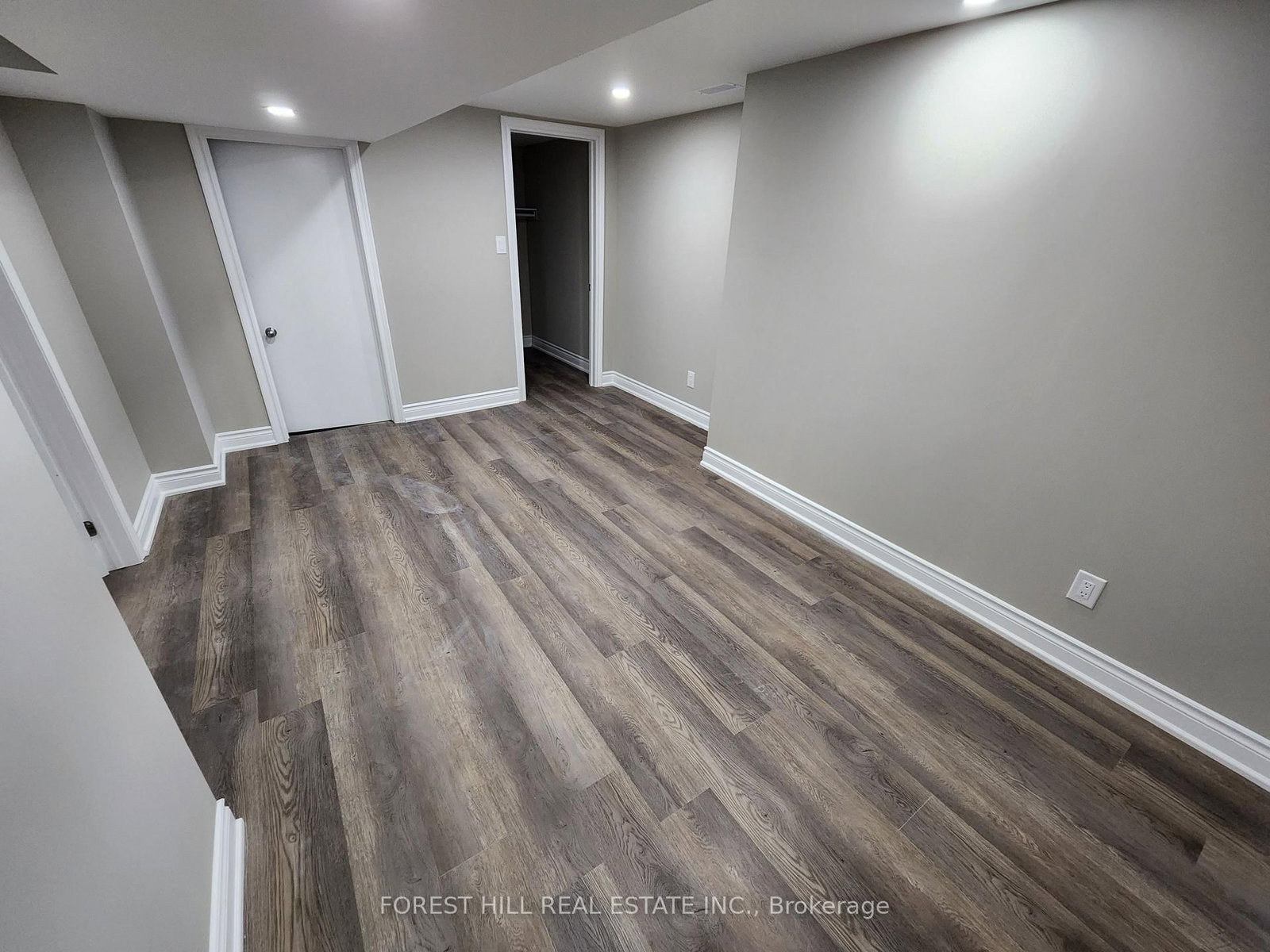 2577 Whaley Drive, Unit Lower - Photo 5