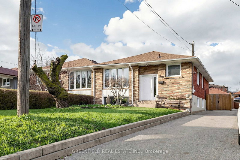 87 Mulholland Ave, Toronto, M6A 2S5 | Image 2