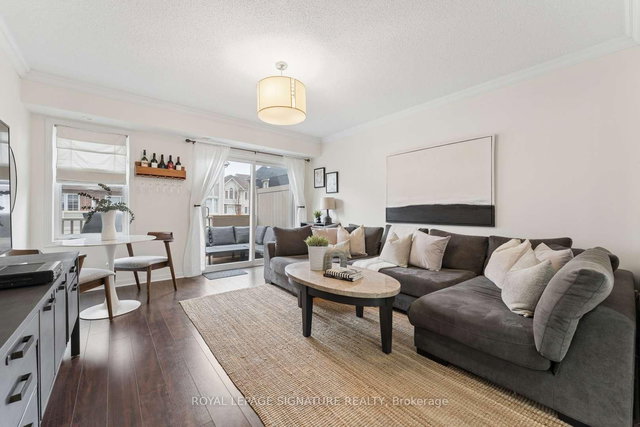 5 - 633 Dundas Street W