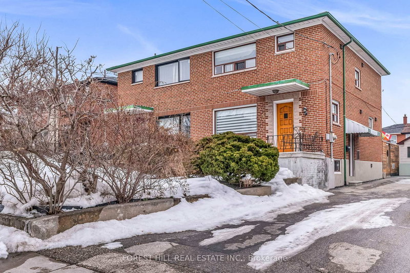 Bsmt - 5 Woodenhill Crt, Toronto, M6M 1K8 | Image 2