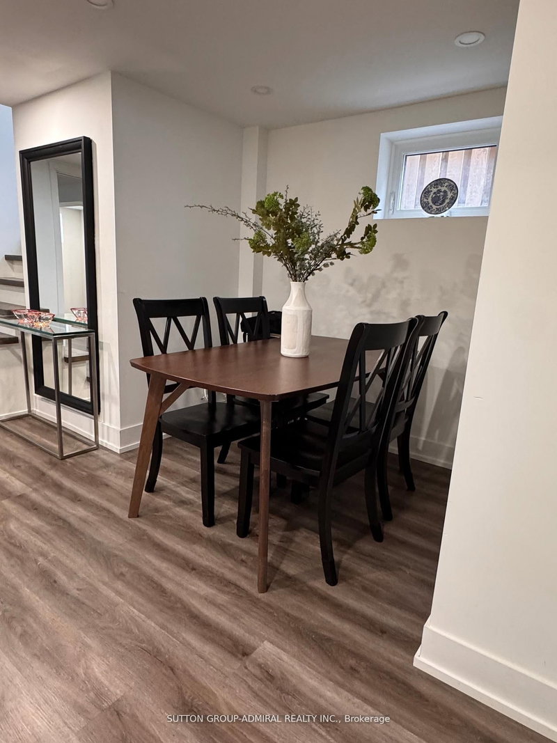 Lower - 6 Frankfort Ave, Toronto, M6L 2Y2 | Image 3