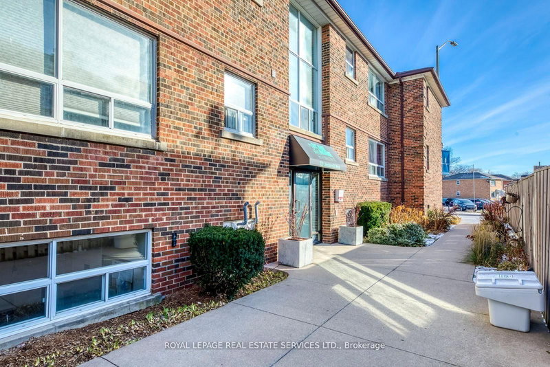 1 - 322 Lakeshore Rd W, Mississauga, L5H 1G8 | Image 2