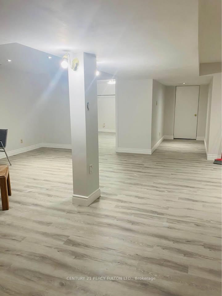 2801 Gulfstream Way, Mississauga, L5N 6K2 | Image 2