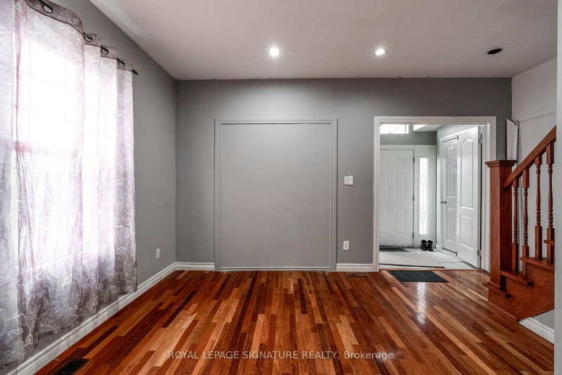 Main - 6 Trueman St, Brampton, L6W 3A8 | Image 2