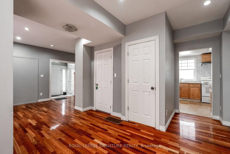 Main - 6 Trueman St, Brampton, L6W 3A8 | Image 3