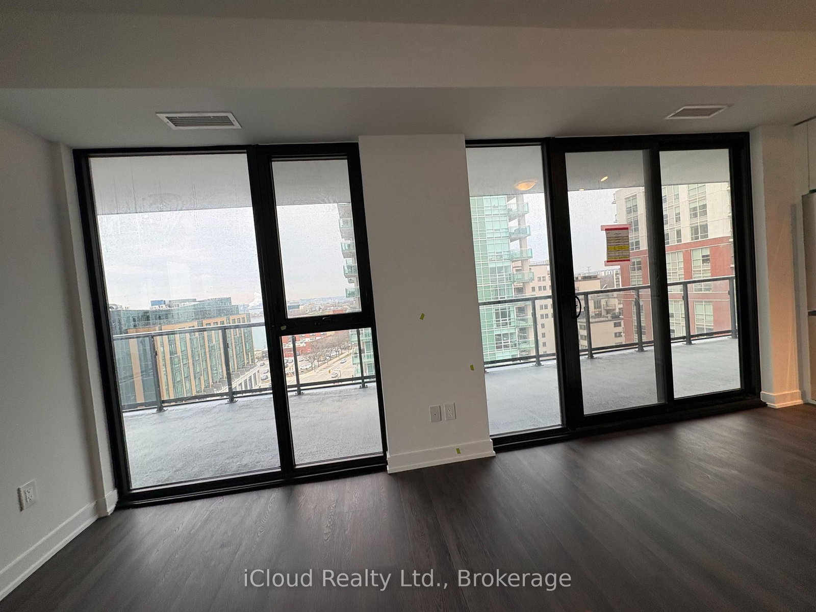 2075 Lakeshore Road, Unit 908 - Photo 14