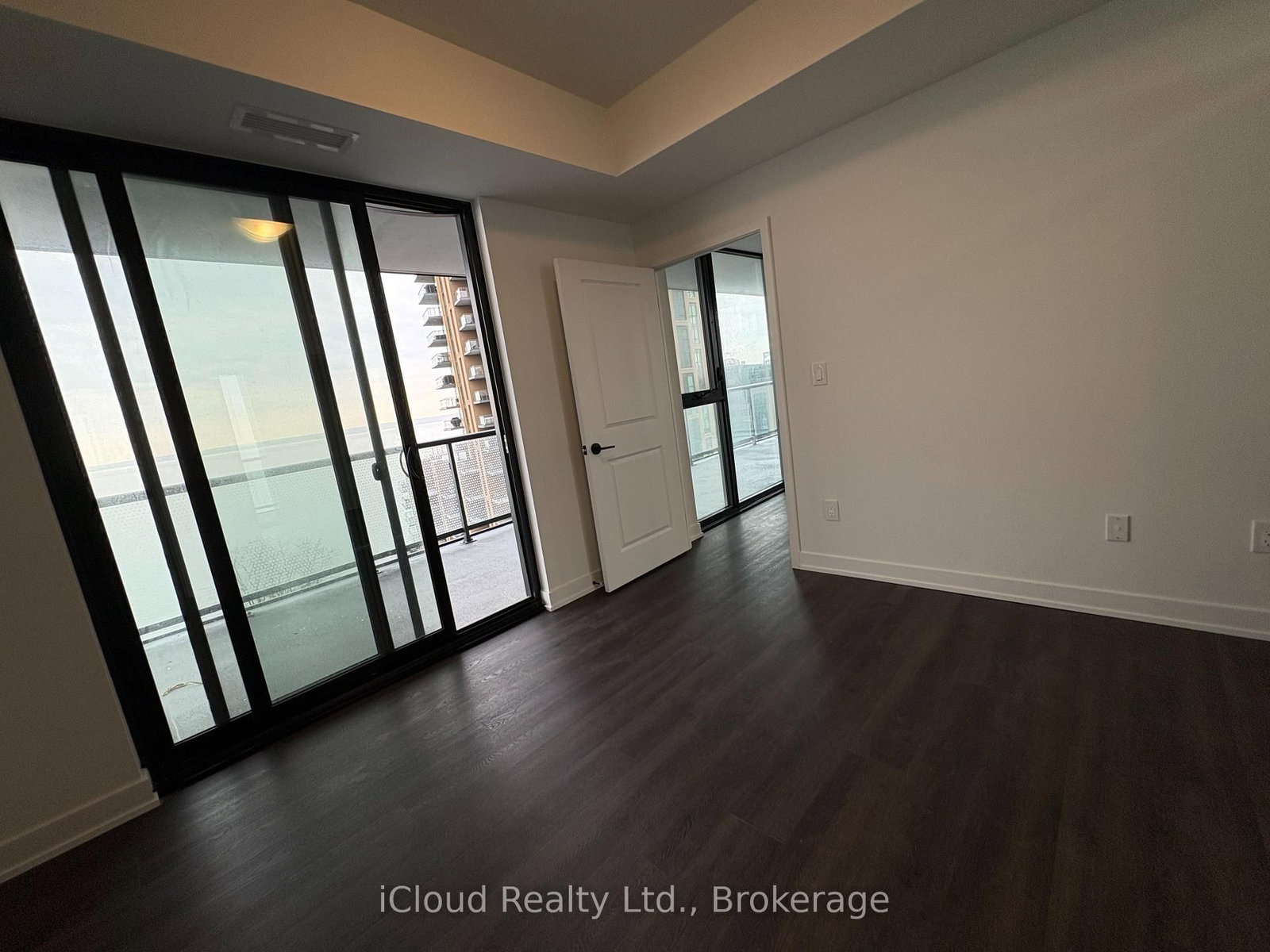 2075 Lakeshore Road, Unit 908 - Photo 18