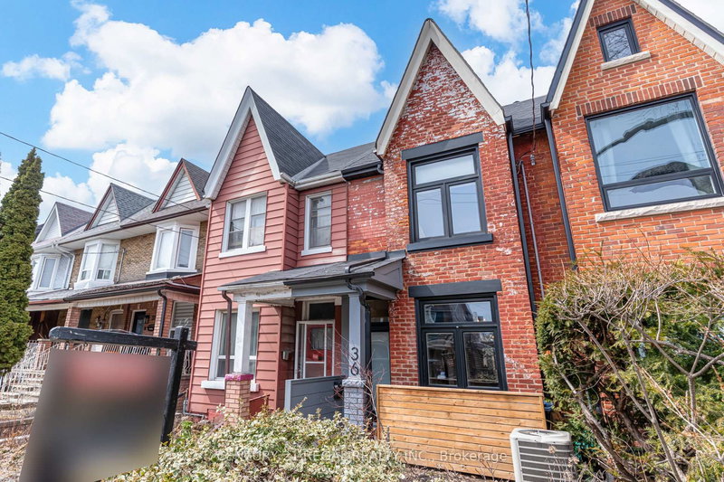 36 Golden Ave, Toronto, M6R 2J4 | Image 2